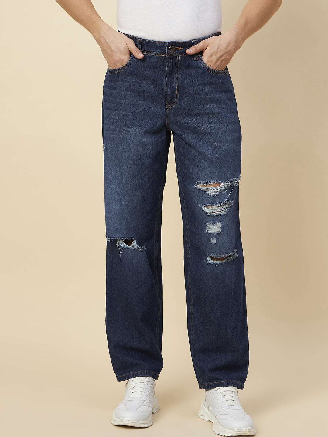 Men Loose Fit Mildly Distressed Pure Cotton Jeans