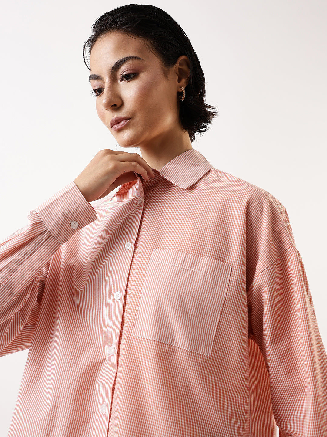 Hubberholme Women Comfort Oversized Fit Vertical Striped Pure Cotton Casual Shirt
