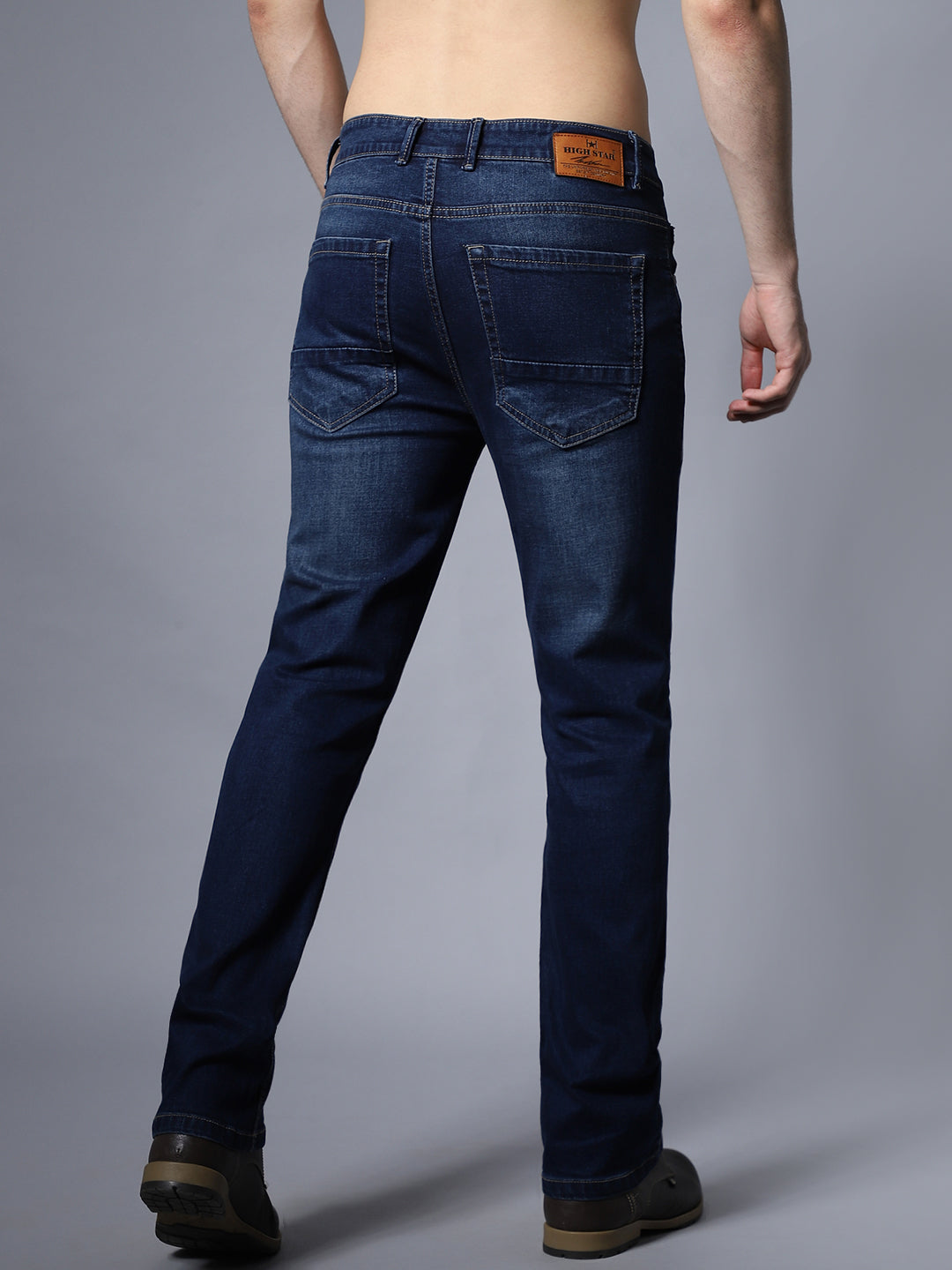 Men Regular Fit Mid Rise Mildly Distressed Stretchable Jeans