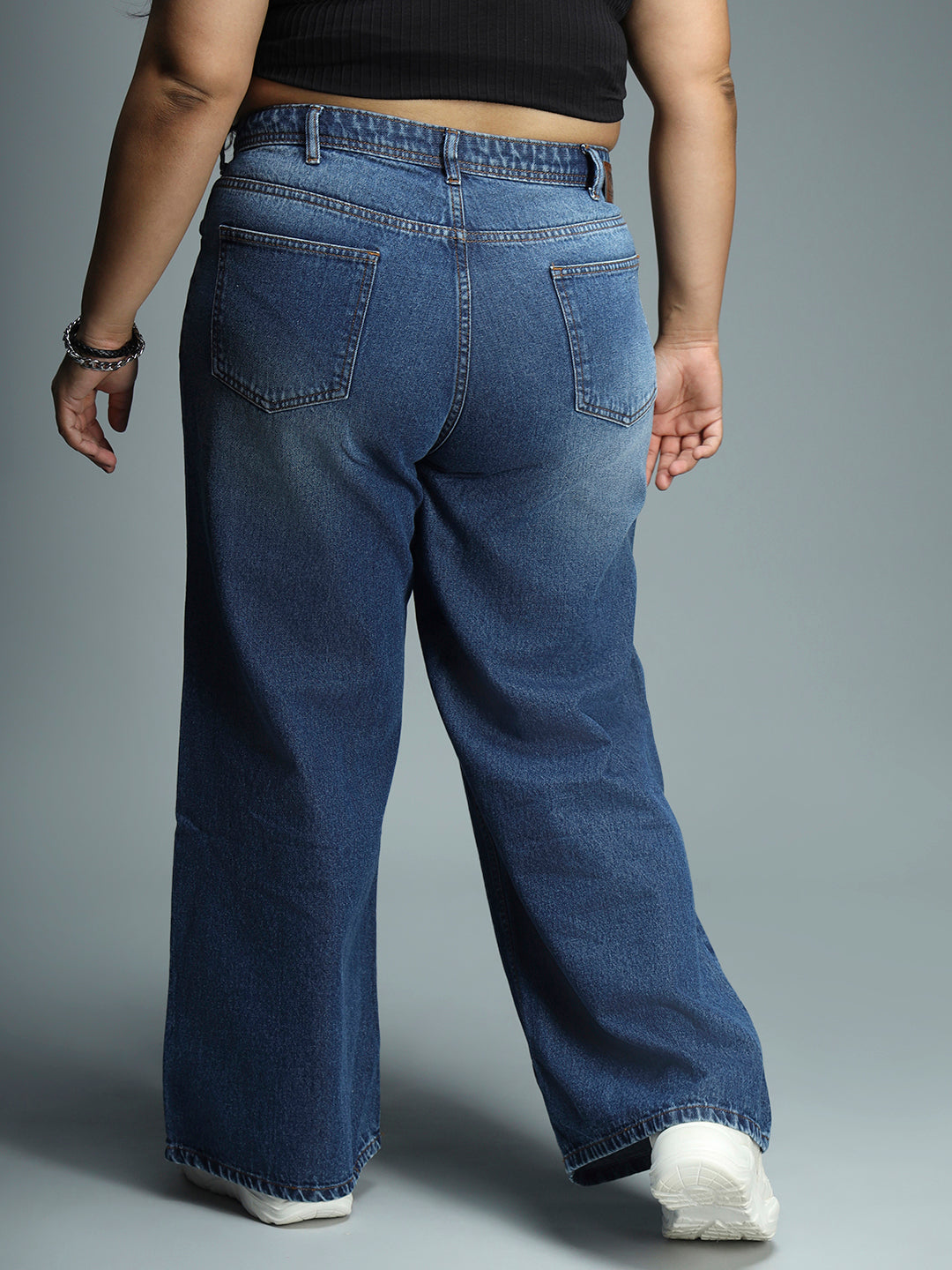 Women Wide Leg High-Rise Slash Knee Light Fade Stretchable Jeans