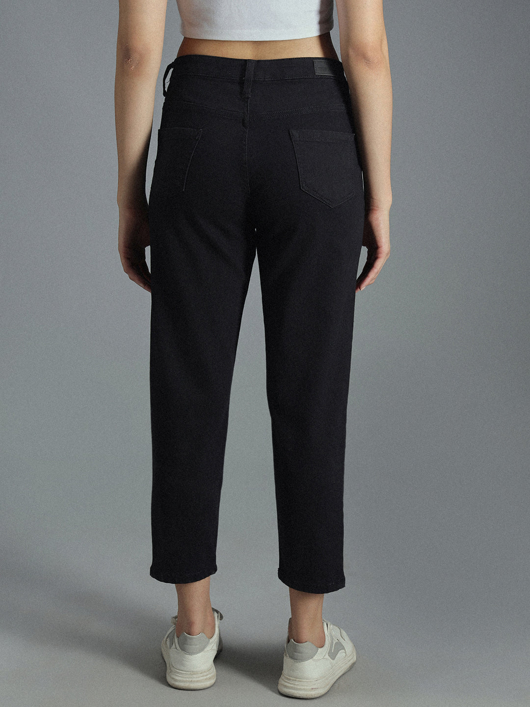 Women Black Mom Fit High-Rise Stretchable Jeans