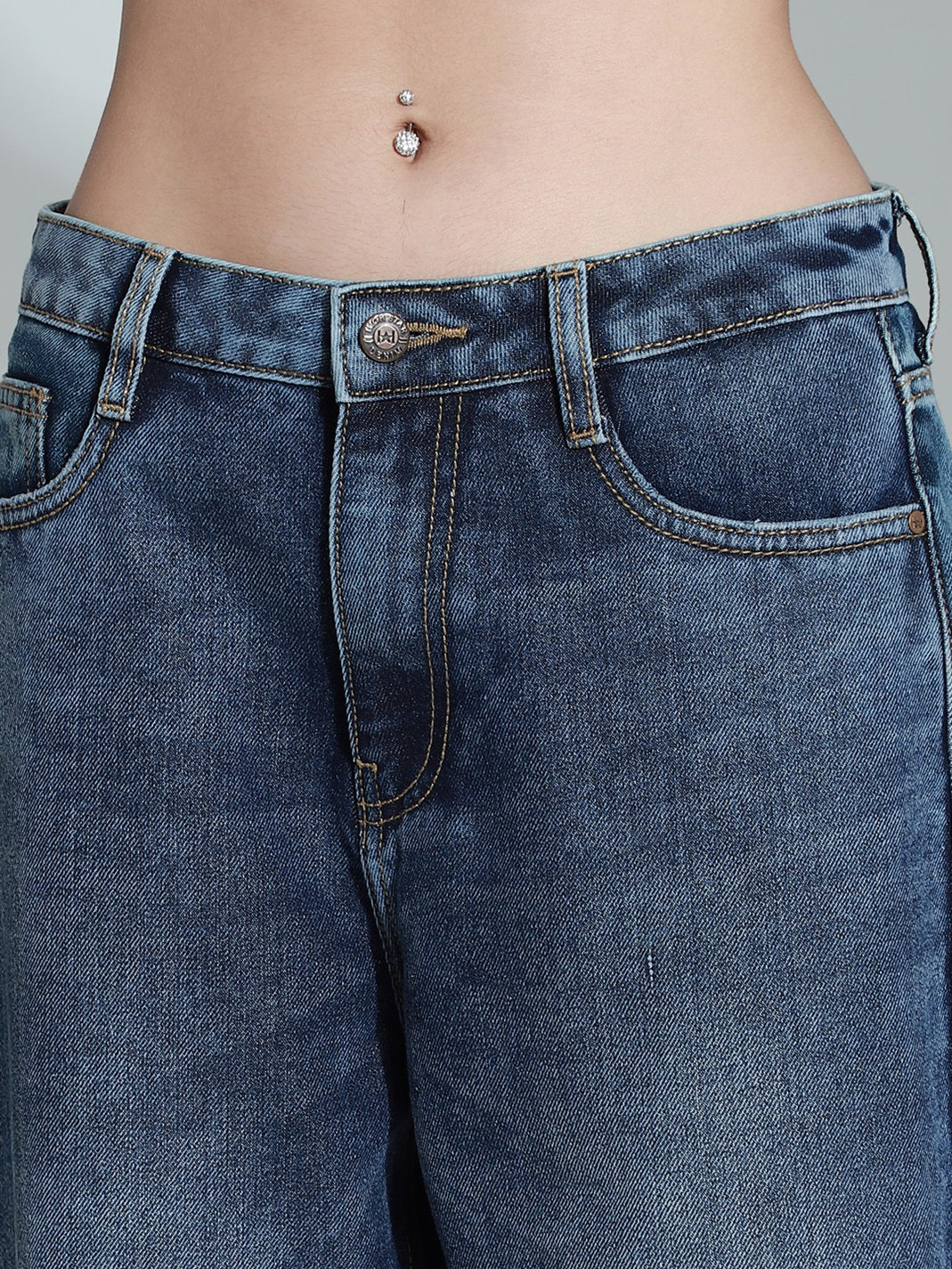 Women 90s Straight High-Rise Clean Look Pure Cotton Jeans