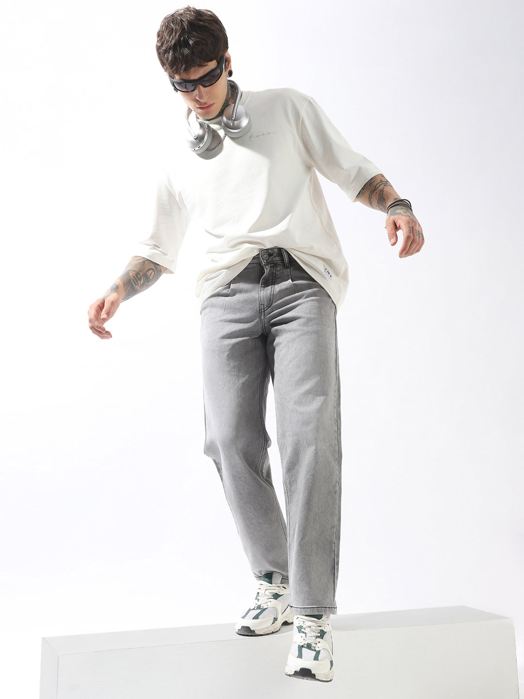 Hubberholme Men Comfort Relaxed Tappered Fit Mid-Rise Jeans