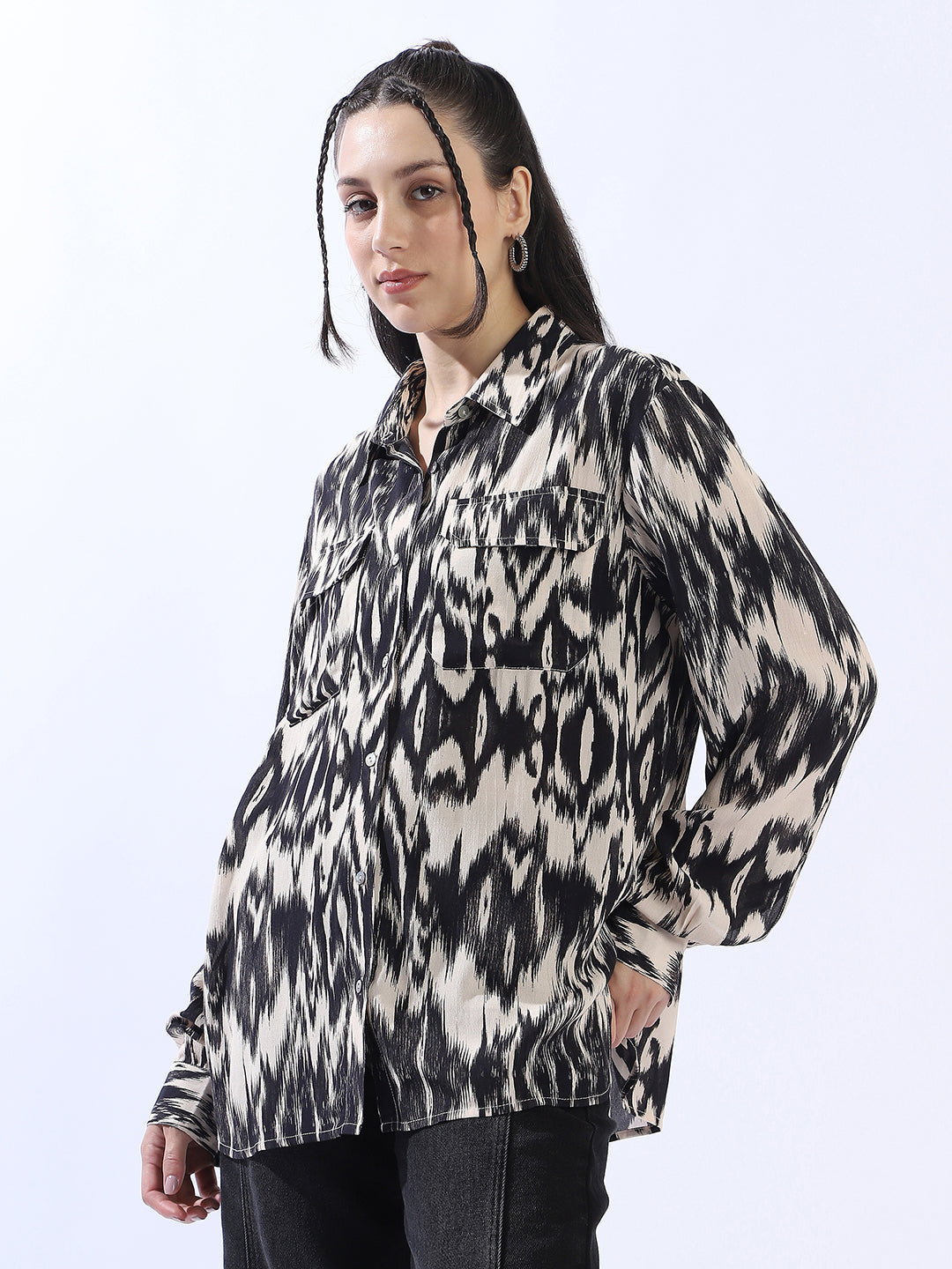 Hubberholme Women Comfort Oversized Fit Abstract Printed Spread Collar Casual Shirt