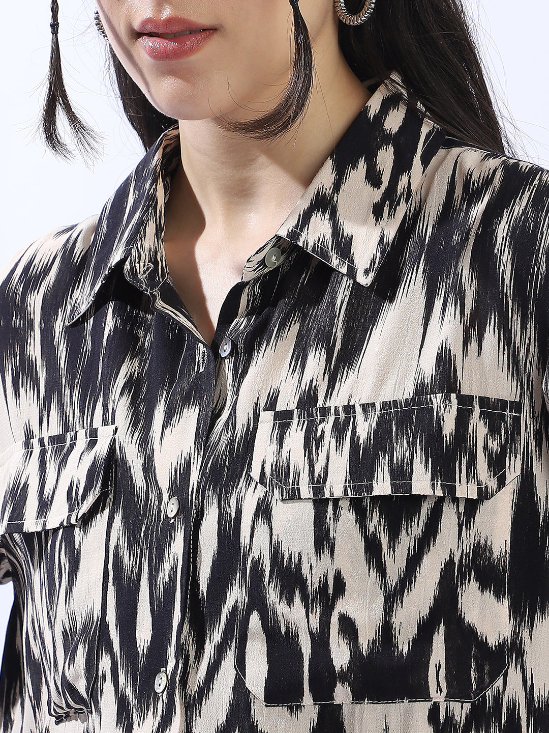 Hubberholme Women Comfort Oversized Fit Abstract Printed Spread Collar Casual Shirt