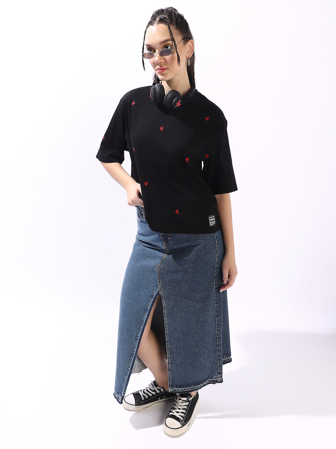 Hubberholme Embroidered Round Neck Short Sleeves Cotton T-shirt