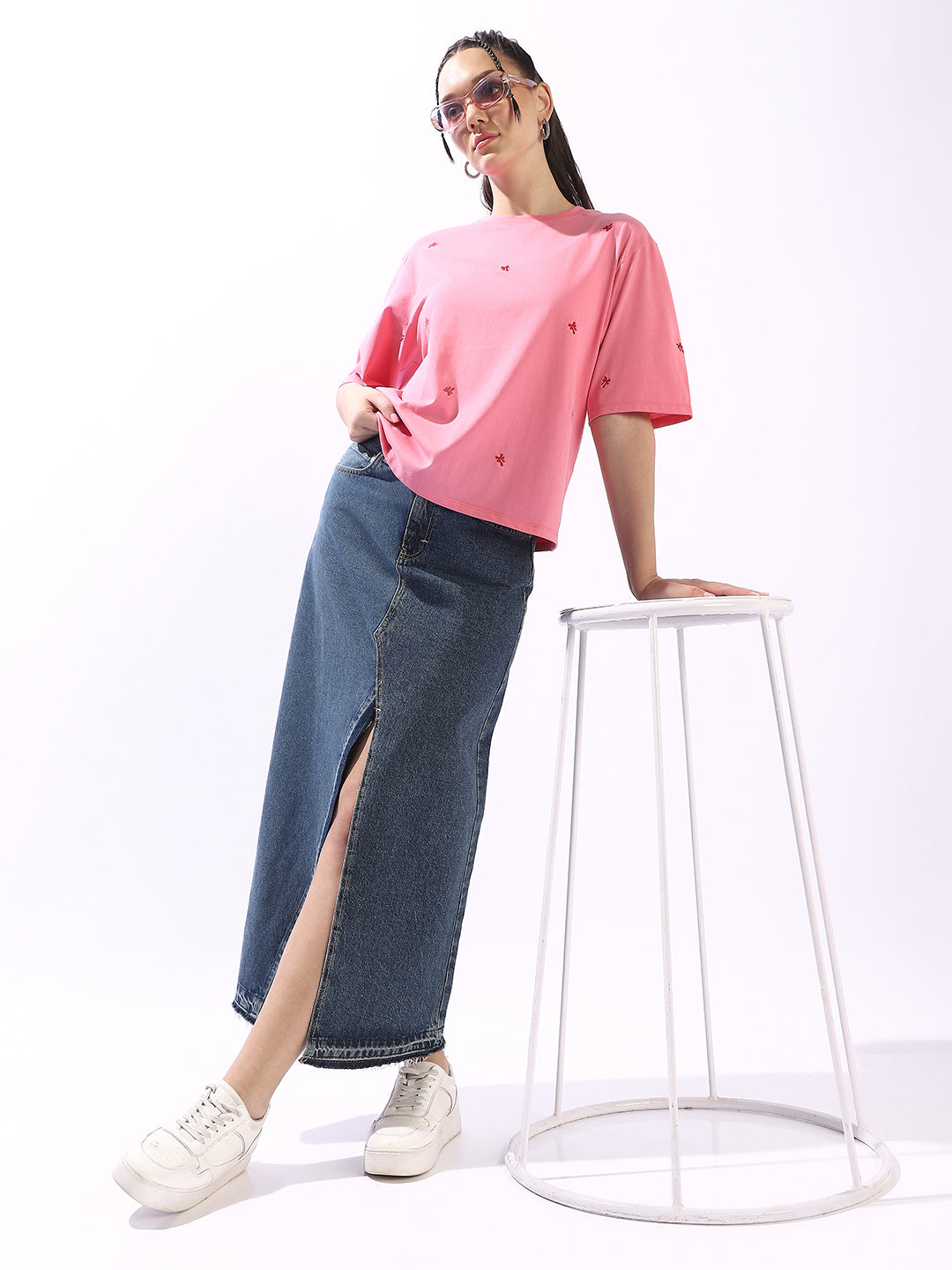 Hubberholme Self Design Round Neck Short Sleeves Pockets Cotton T-shirt