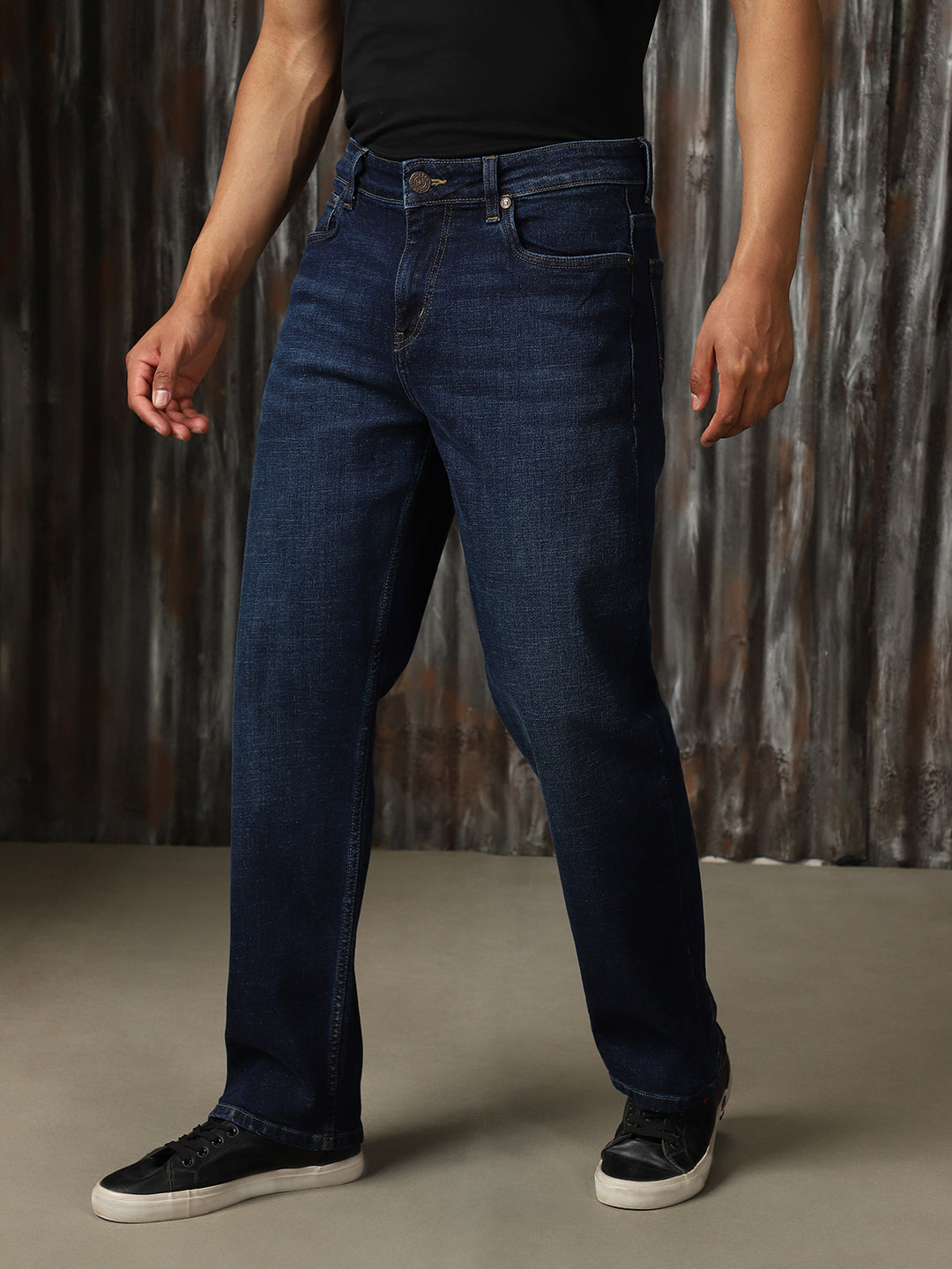 Men Washed Cotton Straight Fit Mid- Rise   Jeans
