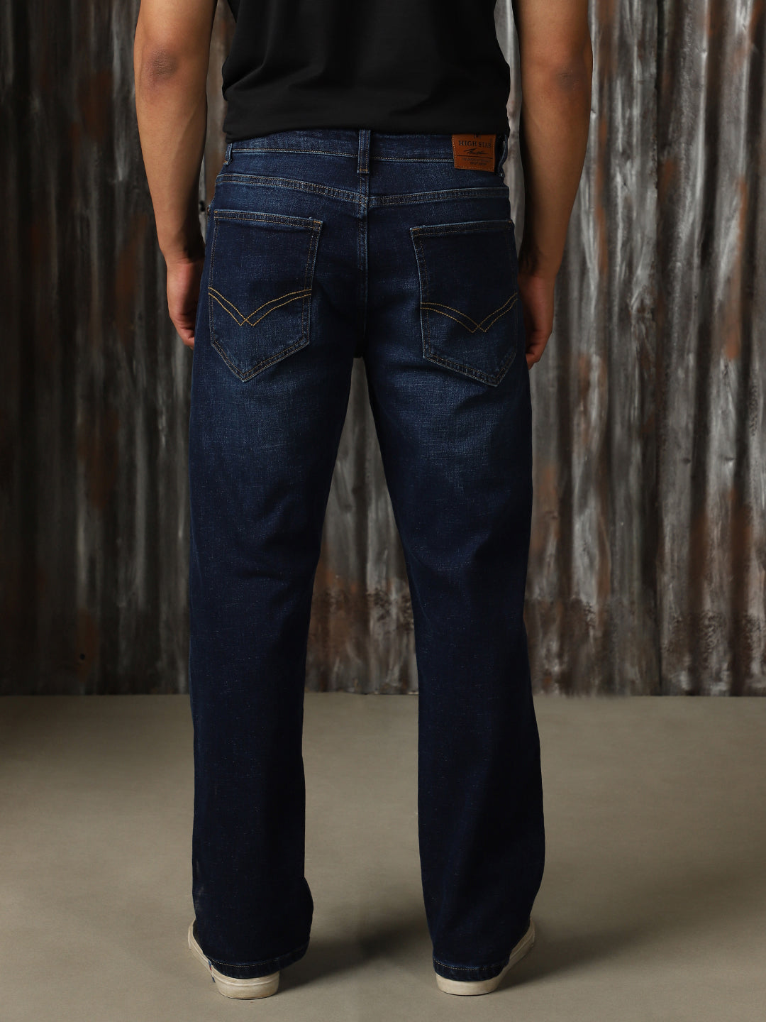 Men Washed Cotton Straight Fit Mid- Rise   Jeans
