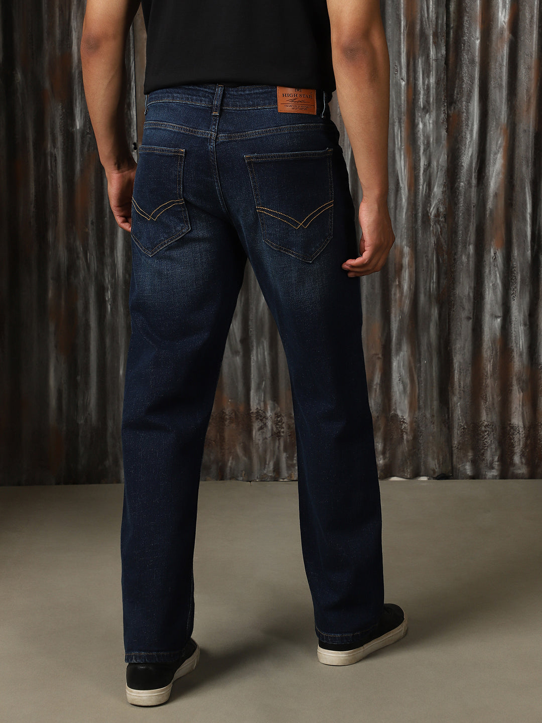 Men Washed Cotton Straight Fit Mid- Rise   Jeans