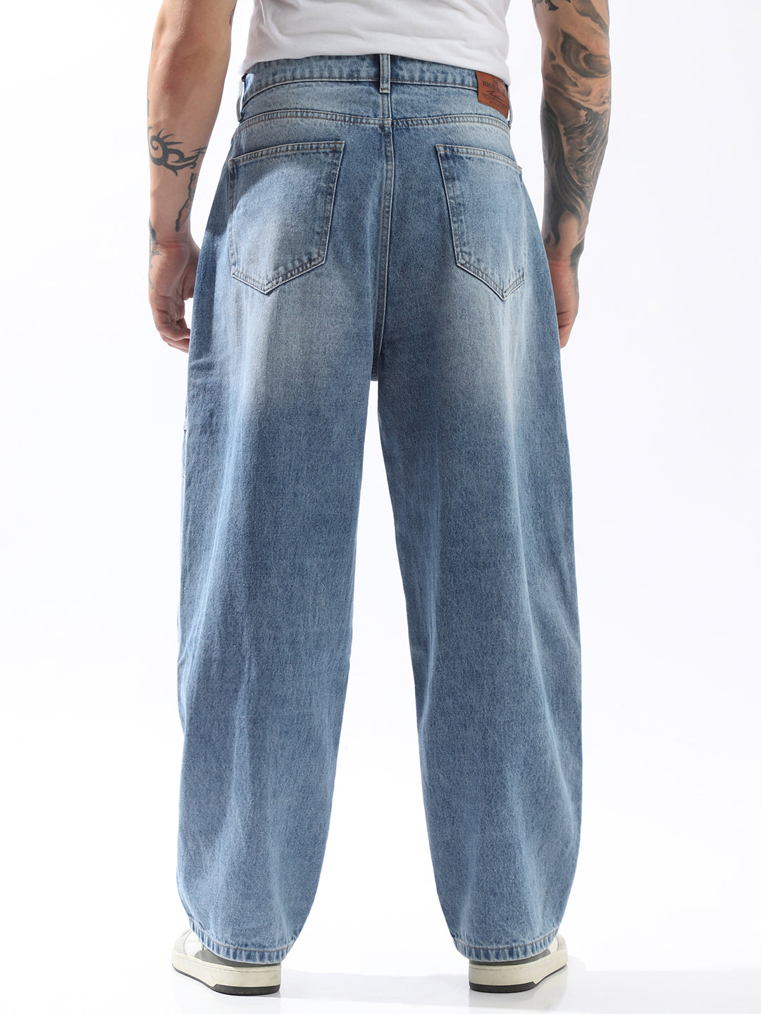 High Star Men Comfort Mid-Rise Straight Fit Light Fade Jeans