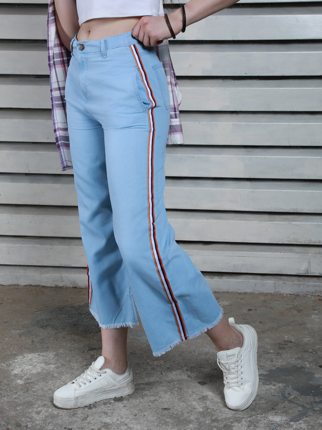 Women High-Rise Mildly Distressed Jeans