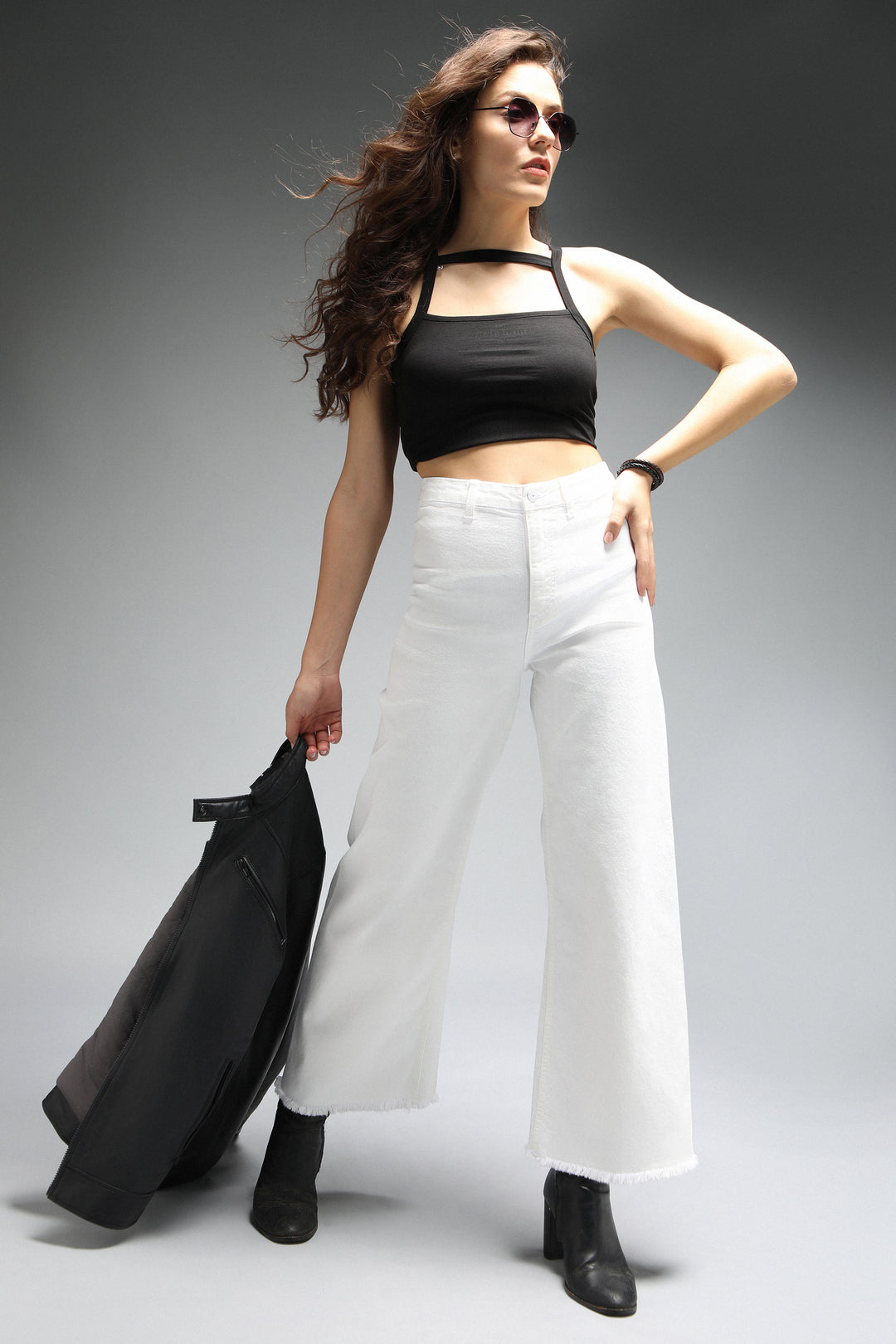 Women Straight Fit High-Rise Clean Look Stretchable Jeans